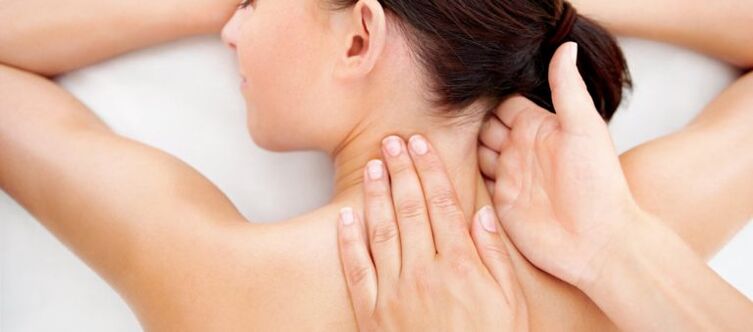 Спровођење терапеутске масаже за превенцију цервикалне остеохондрозе